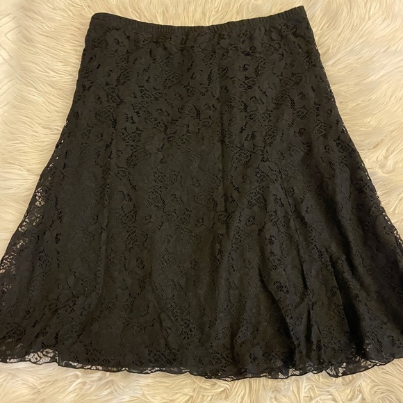 Black lace | Midi skirt - Picture 8 of 10